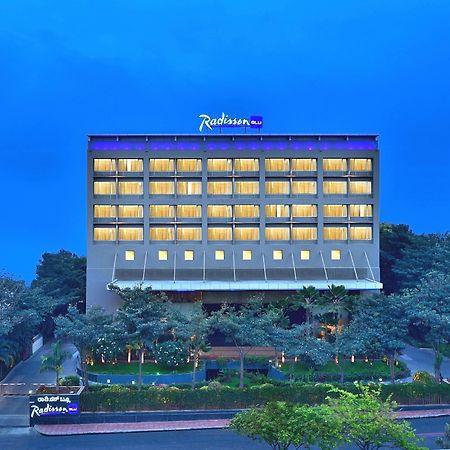Отель Radisson Blu Bengaluru Outer Ring Road Экстерьер фото