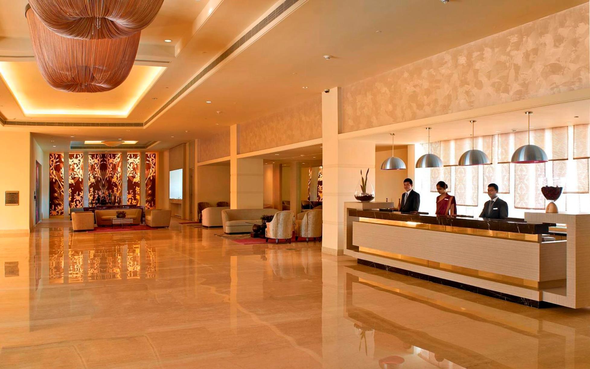 Отель Radisson Blu Bengaluru Outer Ring Road Экстерьер фото