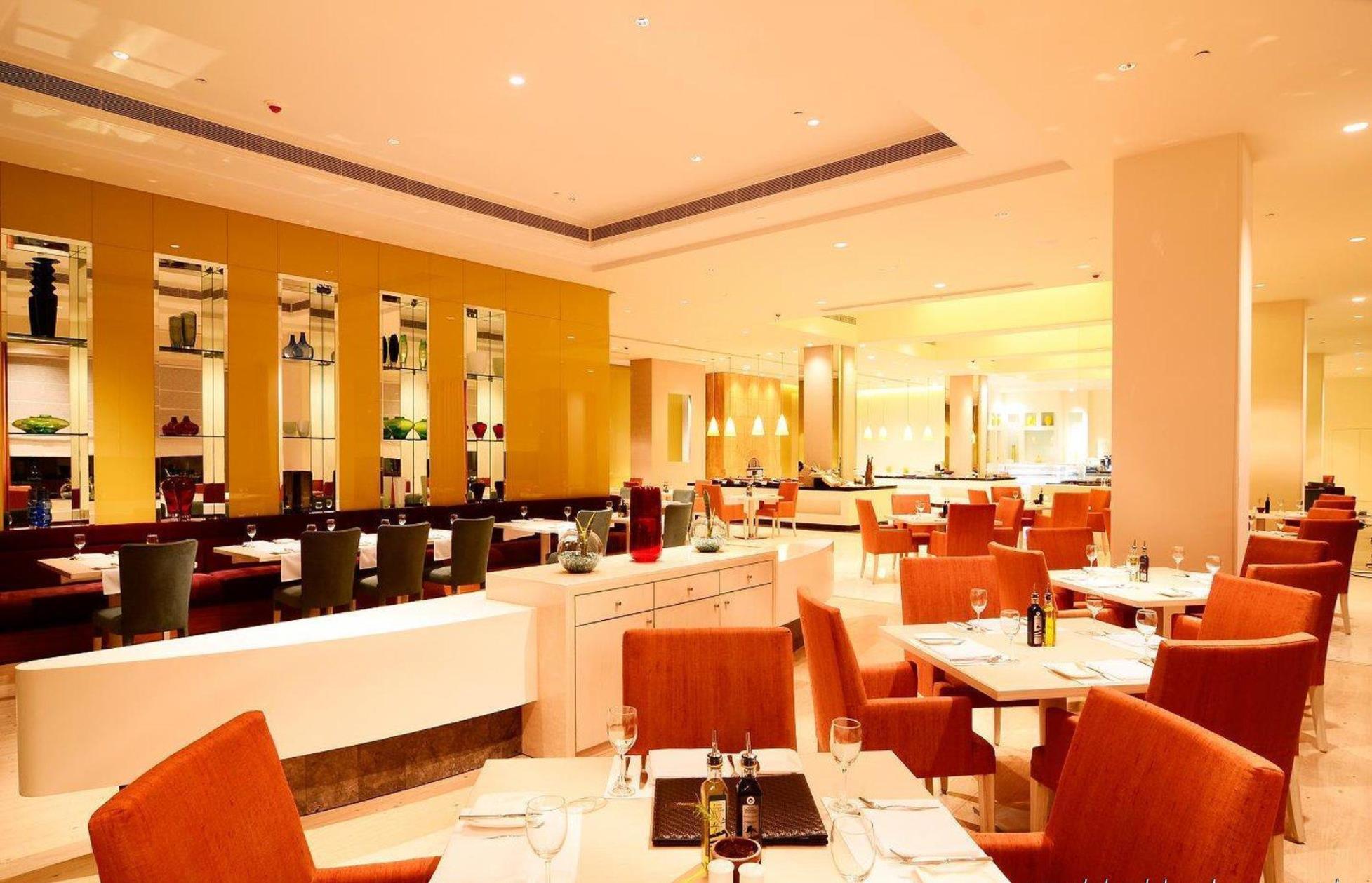 Отель Radisson Blu Bengaluru Outer Ring Road Экстерьер фото