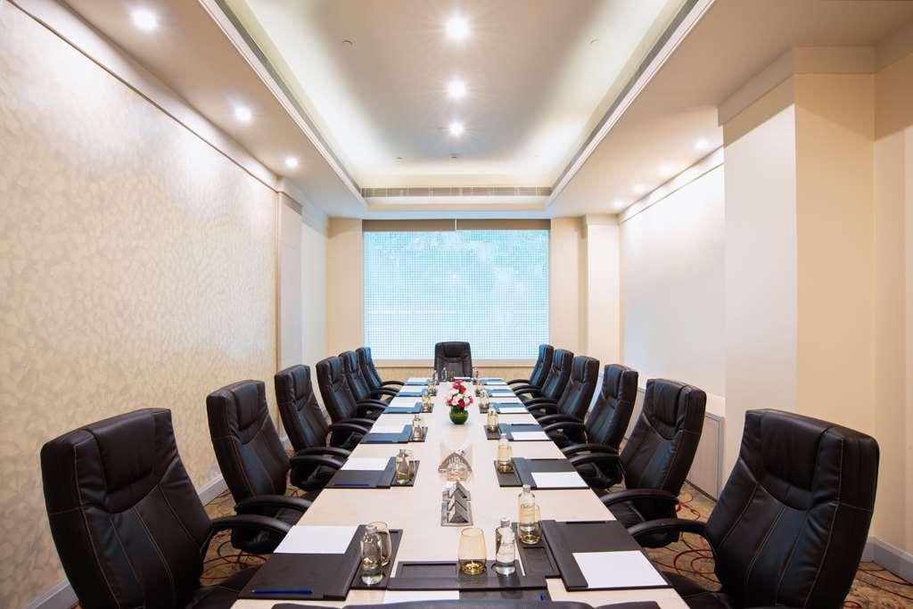 Отель Radisson Blu Bengaluru Outer Ring Road Удобства фото